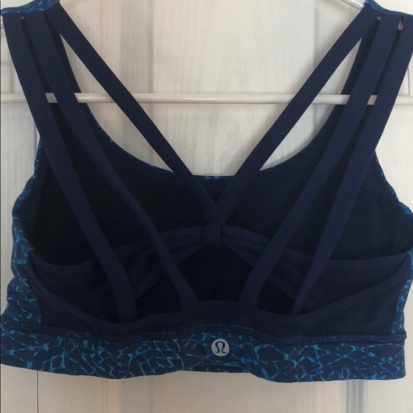 Lululemon sports bra size 6 - Picture 2 of 4